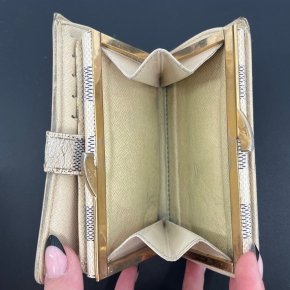 ✨Authentic Louis Vuitton White Damier Leather Wallet - Picture 3 of 11